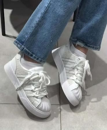 Ugg obuća: 36-40
2200 din 
sdpt — 2