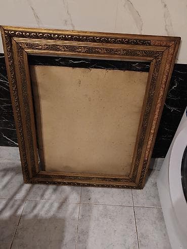 Ukrasni drveni ram za sliku - Materijal: drvo sa bogatim reljefnim