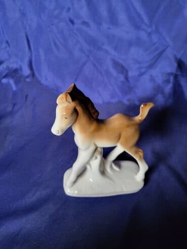 porcelanske solje za caj: Figura konja nova nemacka Foreign 70te. Porcelanska figura. mereni — 2