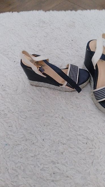 nine west sandale srbija: Na prodaju sandale, novo, broj 37.
Cena 1500 RSD — 2