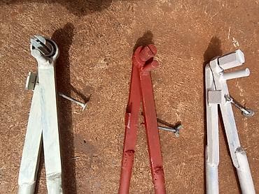 garden tools: Klešta za savijanje kuka za oluke i flahova, cena 50 evra komad — 2