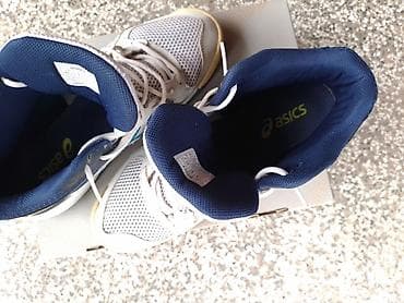 ulošci za pete: ASICS patike za dvoranske sportove (verovatno za odbojku/rukomet) — 4