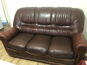 Kožna garnitura – tamno braon, klasičnog dizajna - Komplet sadrži