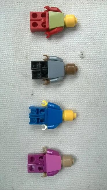 lol kucica za lutke: Lego i slicne figurice nekompletne,cena za kom — 2