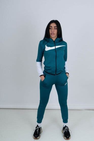 trenerke mokra likra prodaja: Cena 2,900
Mokra likra S, M, L, XL
8 boja — 9