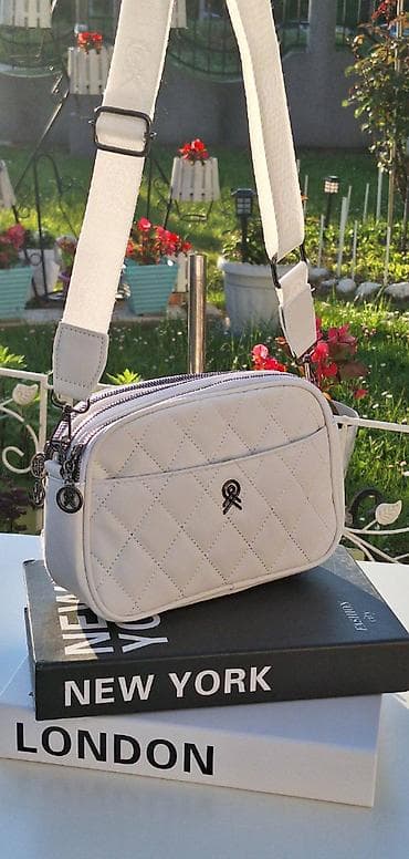 Belts: Torbica 
2300 dinara 
mn — 5