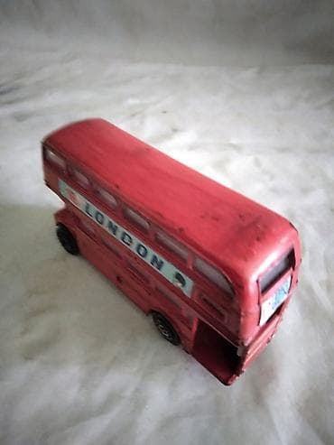 5 centi u dinarima: Autobus M. Persaud Ltd.London Dabldeker,metalni 10,5 cm. izgreban — 3