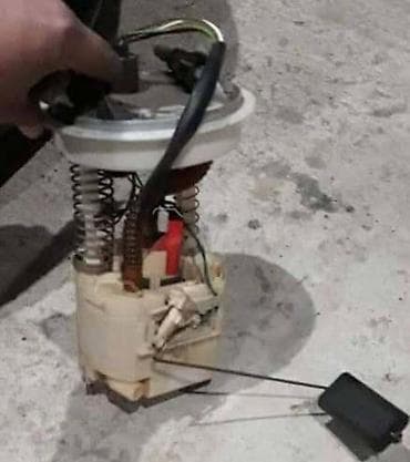 gume za opruge: PUMPA U REZERVOARU ZA FORD FIESTA | FORD velika ponuda delova Na — 1