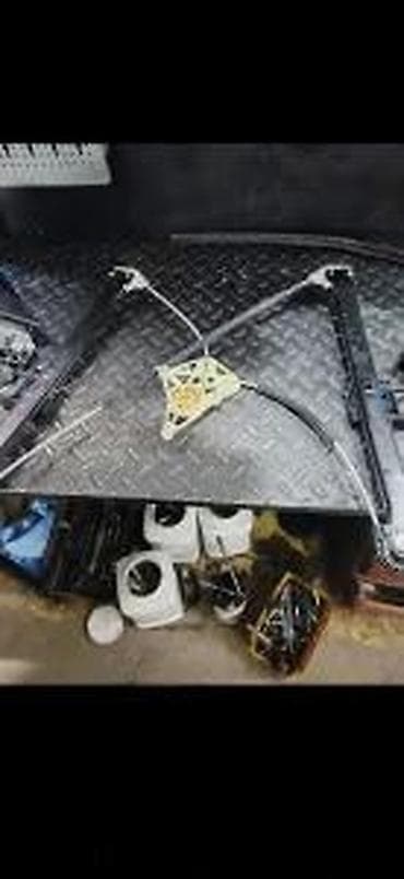 AUDI Q7 4M 4 DELOVI PODIZAC STAKLA 4M0839462A | Audi q7 q5 q3 q2 A1