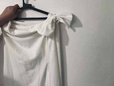 svecane suknje i bluze: Duga svečana haljina – 2 modela 1) Bordo haljina: - Gornji deo — 8