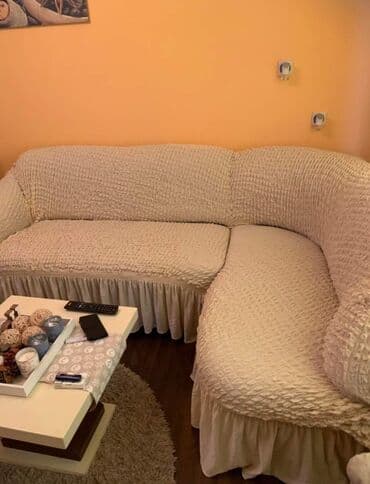 prekrivac za ugao: Prekrivač za ugaonu sa karnerima- cena 4700 din Prekrivač za ugaonu i — 4