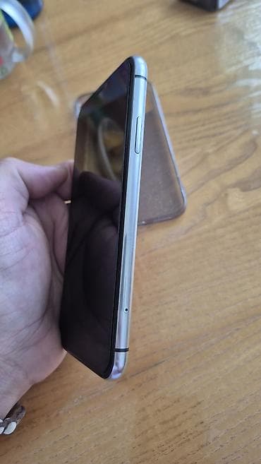 wiko telefoni sa tastaturom: Apple iPhone 11 – crni - Ekran 6.1", Liquid Retina HD (IPS), True — 3