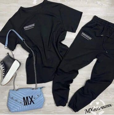 prodaja zenskih kompleta: Kompleti 2400 din — 4