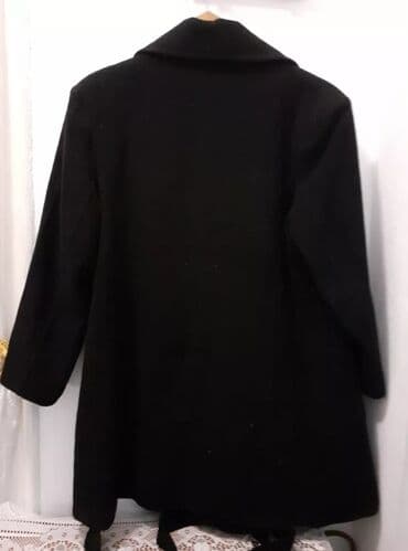 monton kozne jakne sa krznom: Crni ženski kaput J&J - Klasičan kroj sa reverima - Dužina do — 2
