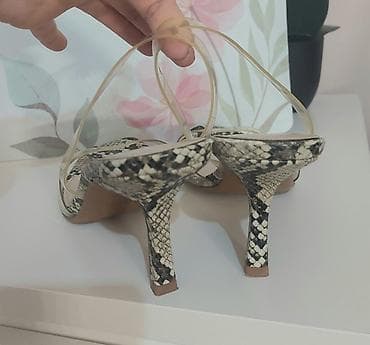 zara cipele 42: ZARA sandale s visokim potpeticama i providnim kaiševima - Brend — 4