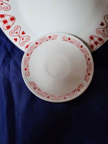 porcelanske solje za caj: Porcelanski nov set,servis za 4 osebe. Servis fabricki za 4 — 9