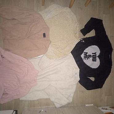 Paket ženskih džempera i kardigana – 5 komada Sadržaj paketa: - Crni