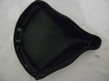 delovi za maketu fice: Bicikl gornji deo klasik sedista,duz. 27,sir.24 cm.plast/skaj — 2