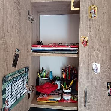 Komode: Radni sto, radjen po meri. Veoma malo koriscen. Fenomenalan, da dosta — 3