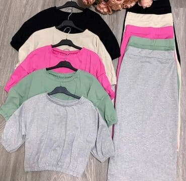 prodaja zenskih kompleta: Komplet 1900 din — 2