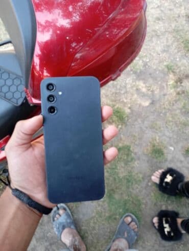 samsung usisivaci: Samsung Galaxy A14 5G, 4 GB, bоја - Crna, Sa tastaturom, Otisak prsta, Bežični punjač — 1