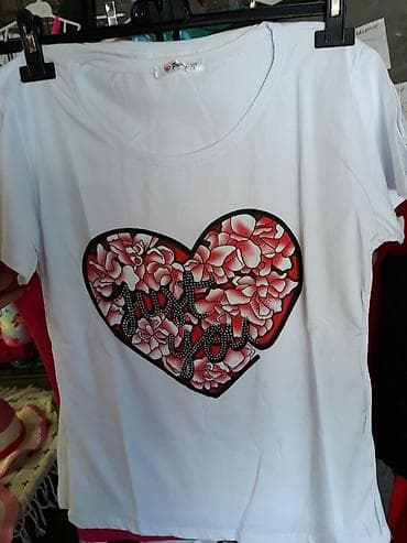 Ženske pamučne majice, veličine S i M at lalafo.rs Ženske pamučne majice, veličine S i M