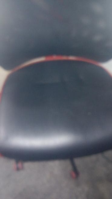 Ergonomska kancelarijska stolica na točkićima - Sedište i naslon