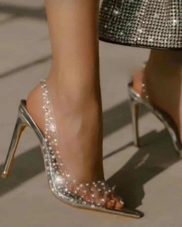 Sandale: Sandale, Antonella Rossi