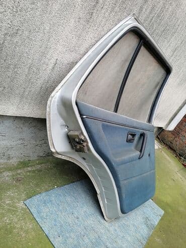 Auto delovi, gume i tjuning: Vrata — 3