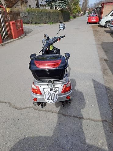 Aprilia: Električni trotočkaš/senior skuter - Stabilna trotočkana šasija sa — 5