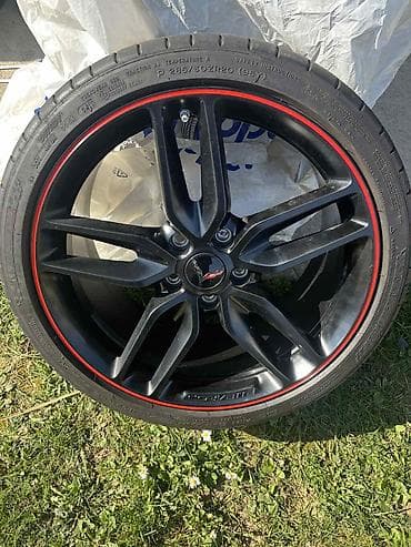 felne cena: Alu felna sa gumom – sportski dizajn, crna mat sa crvenim prstenom — 4