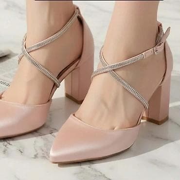 Elegantne ženske cipele na blok štiklu u puder roze boji. Špicasti vrh na lalafo.rs Elegantne ženske cipele na blok štiklu u puder roze boji. Špicasti vrh