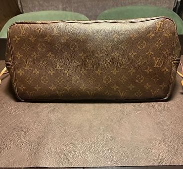 mile polovne stvari: Louis Vuitton Neverfull mm bag Nosena neko vreme blagi tragovi — 4
