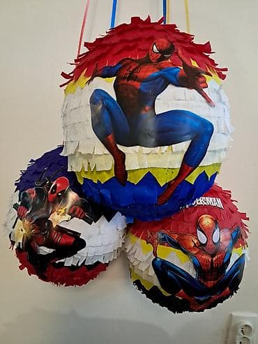 komplet odela: Tematske pinjate – Spider‑Man i Deadpool - Ručno izrađene, okrugle — 7