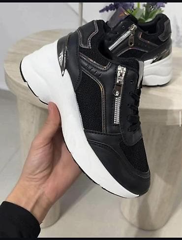 patike 46: Crne ženske patike sa platformom i bočnim rajsferšlusom - Dizajn — 1