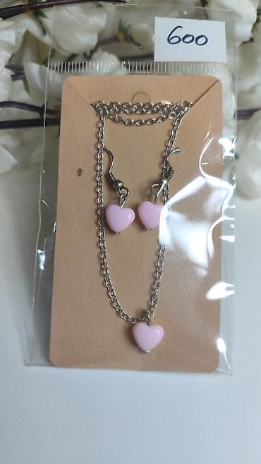 mcm torbe cena: Set nakita – ogrlica i minđuše sa srcima - Komplet sadrži: ogrlicu sa — 2
