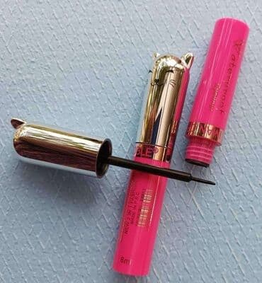 juice bomb crni: Ajlajner crni 600 din
Porucivanje — 1