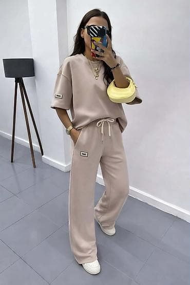 Kućna odeća: Kompleti
Cena 3600
Uni vel.
V30 — 4