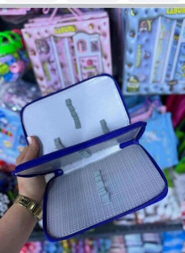 Džemperi i rolke: Ružičasti pernic/torbica za školski pribor sa motivima princeza - — 7