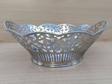 star wars kaciga: Posrebrena ovalna Činija sa radom 3 Posrebrena, ovalna manja Činija — 1