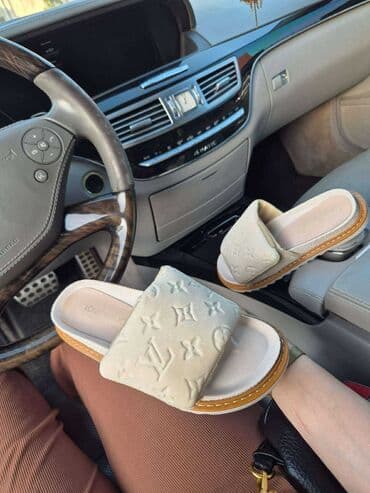 grubin papuce sa sljokicama: Fashion slippers, 41 — 4