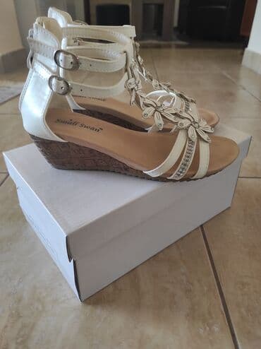 c a papuce: Sandals, 37 — 2