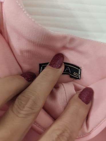 leprsave haljine letnje haljine: Elegantna roze koktel haljina – asimetrični model, midi dužina. NOVO — 2