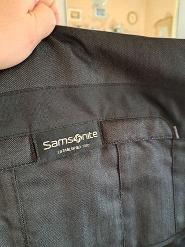 pec za grejanje: Samsonite torba za lap top komotna sa pregradama, crna kao nova. Malo — 5