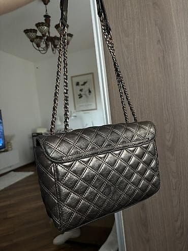 zlatne torbe: Juicy Couture torbe – i Guess 1) Bež baguette torbica - Materijal — 10