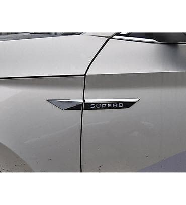gume kraljevo: Samolepljivi znakovi za krilo Skoda Superb.  Cana je za komplet leva i — 2
