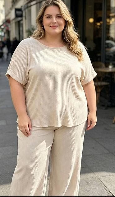 Kompleti: Kompleti za nase bucke
Vel: Xl 2xl 3xl 4xl
Cena: 3200 dinara — 3