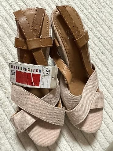 velicina 5 obuca: Sandale na punu petu (platforma) sa otvorenim prstima - Model — 2