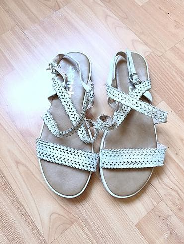 Ženske sandale Bench - Model: ravne sandale sa više kaiševa - Boja