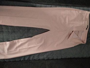 pantalone i sakoi zenski: Elegantne ženske pantalone u puder‑roz nijansi. - Kroj: klasičan — 1